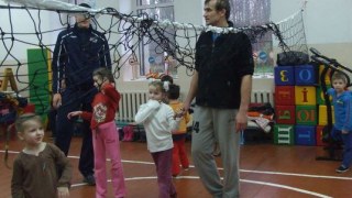 Львівські волейбольні «кажани» зіграли матч із дошкільнятами (ВІДЕО)