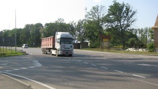 На дорогах України з'являться безпечні повороти