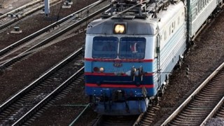 Укрзалізниця пояснює затримку потягів незаконним втручанням