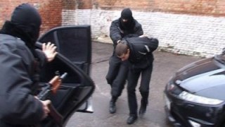 Росіянам, які тримали в заручниках мешканця Львова, загрожує до семи років тюрми