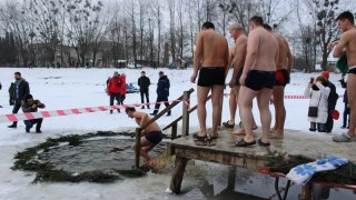 На Львівщині оприлюднили список водойм, в яких можна купатися на Водохрещу