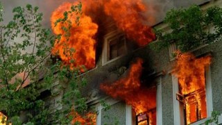 У Львові горіла квартира: постраждав чоловік