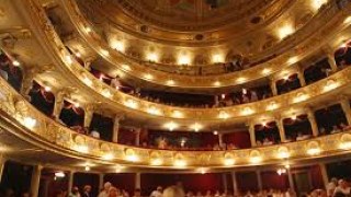 Іноземців дратують туристи у Львівській опері під час вистав