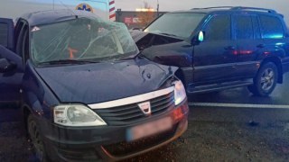 У Буську в ДТП загинув водій Dacia Logan та постраждали двоє пасажирів