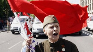 «Свобода» ініціює заборону червоних прапорів на День перемоги у Львові
