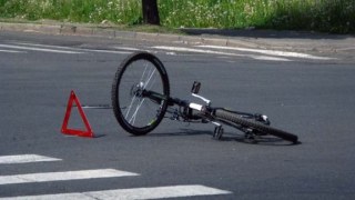 На Жовківщині автівка збила велосипедиста