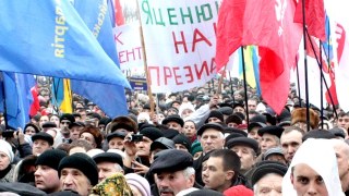 Початок акції "Вставай, Україно!" зібрав у Львові близько 2 тис. учасників