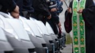 Львівським правоохоронцям подарували 33 нових авто до Євро-2012
