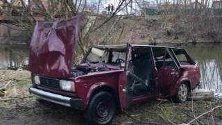 У Червонограді загинув водій ВАЗу, який злетів з мосту в річку