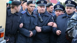 Львівський поліцейський купив іномарку за мільйон гривень