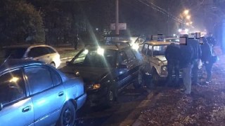 На Левандівці через п'яного водія зіткнулися 4 автомобілі