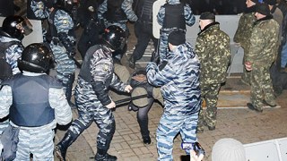 При розгоні демонстрантів 30 листопада міліція перевищила міру застосування сили, - МВС