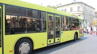 Громадський транспорт на Львівщині курсує за зміненим графіком