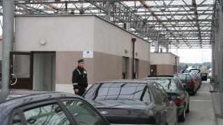 Польські прикордонники не впустили в Україну 11 машин з іноземцями