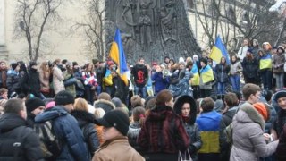Сьогодні на львівському Євромайдан мітингує 300 осіб (ФОТО)