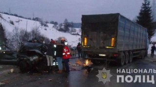 В Карпатах у Святвечір водій вантажівки вчинив смертельну ДТП