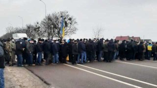 На Бродівщині працівники лісгоспу перекрили рух трасою Київ-Чоп