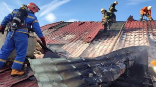 22 рятувальники гасили пожежу житлового будинку у Бориславі