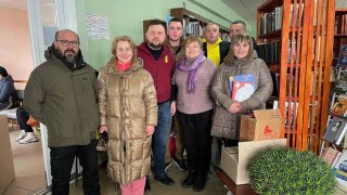 Львівські депутати передали 1000 книг для Балаклії
