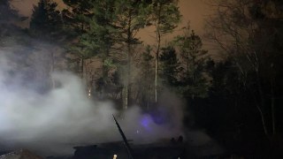 У поліції назвали попередню причину пожежі, яка знищила гуцульську ґражду в Шевченківському гаю