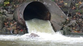 Водоканал Ходорова продовжує скидати неочищені стічні води у річку Луг