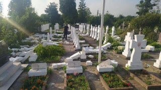 В Стрию місцевий мешканець пошкодив майже 60 хрестів на могилах січових стрільців