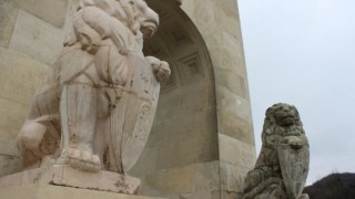 Дуда просить Порошенка вирішити ситуацію із левами на Цвинтарі орлят у Львові