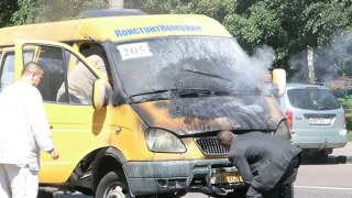 Водій маршрутного таксі отримав опіки внаслідок загорання мікроавтобуса у Львові