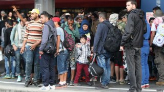 Німеччина примусово повертає албанських мігрантів додому