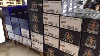 У «Краковці» митники конфіскували понад тисячу пляшок контрабандного алкоголю