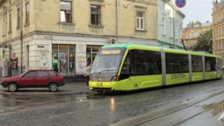 У Львові 7 трамвайних марштрутів не курсують через ДТП