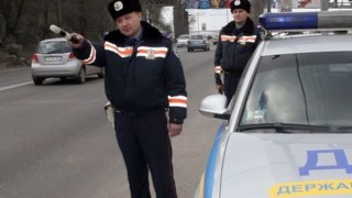 На Сколівщині водій вантажівки в’їхав у патрульний автомобіль ДАІ