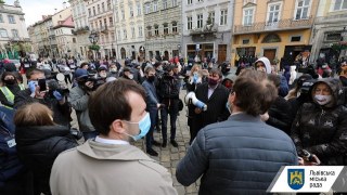 У Львові підприємці влаштували пікет під міськрадою