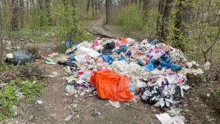 Поблизу Львова виявили незаконне звалище сміття і будвідходів