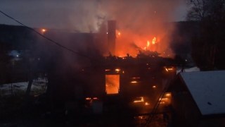 15 рятувальників гасили пожежу будинку у Брюховичах