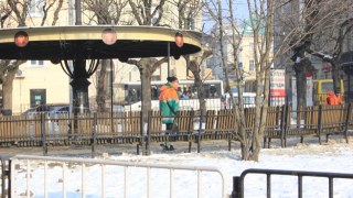 На вулиці Львова виїхало 20 снігоприбиральних машин