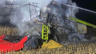 На Львівщині вщент згорів комбайн та вісім тонн кукурудзи