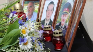 У Львові вшанували пам'ять загиблих на Грибовицькому сміттєзвалищі рятувальників