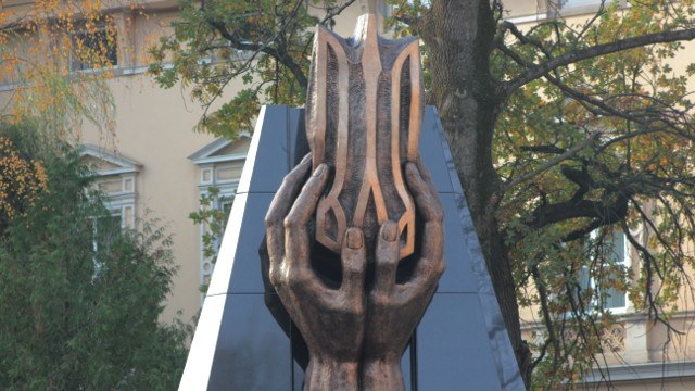 пам'ятник героям ЗУНР та УГА у Львові