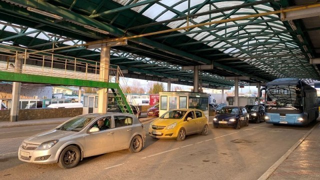 На кордоні з Польщею – черги з 100 авто