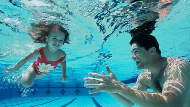 діти плавання
