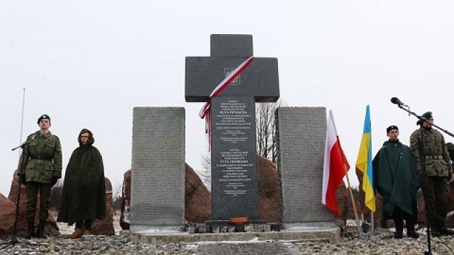 пам'ятник у Гуті Пеняцькій