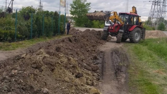 будівництво водопроводу у Краківці