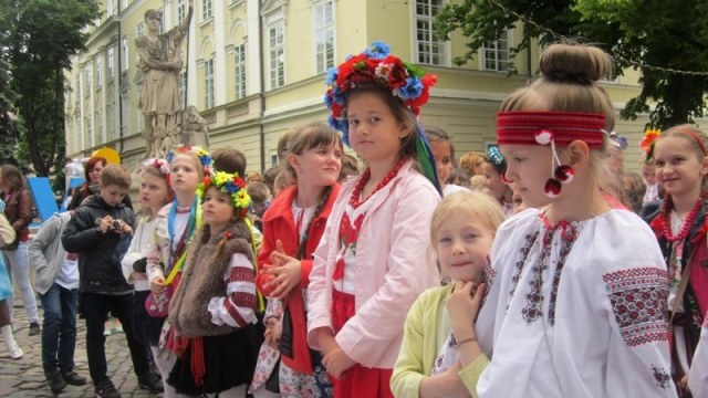Фестиваль вишиванок у Львові