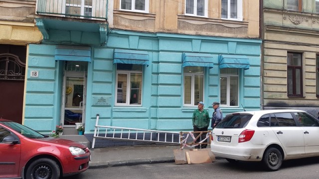 фасад будинку у Львові