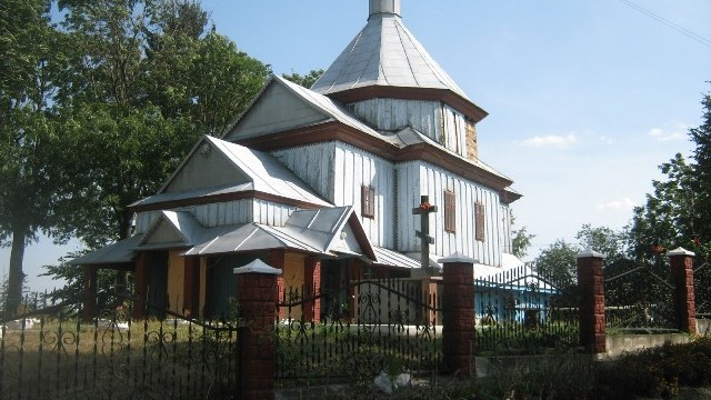 дерев'яна церква у селі Фусів