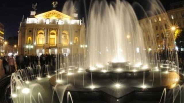 фонтан біля Оперного театру