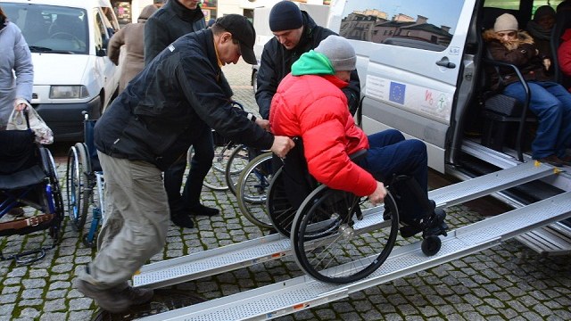 Люди з інвалідністю