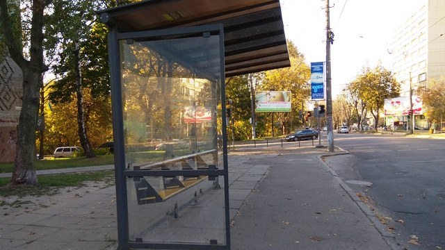 зупинка транспорту у Львові