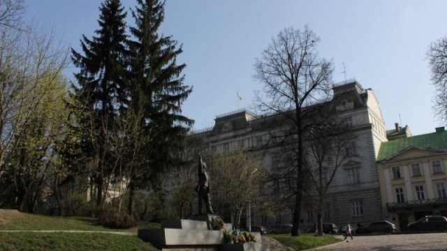 пам'ятник Чорноволу у Львові
